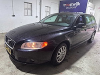 Volvo - v70 - 2.5 turbo momentum - 47-zj-xr- 2008 - afbeelding 1 van  17