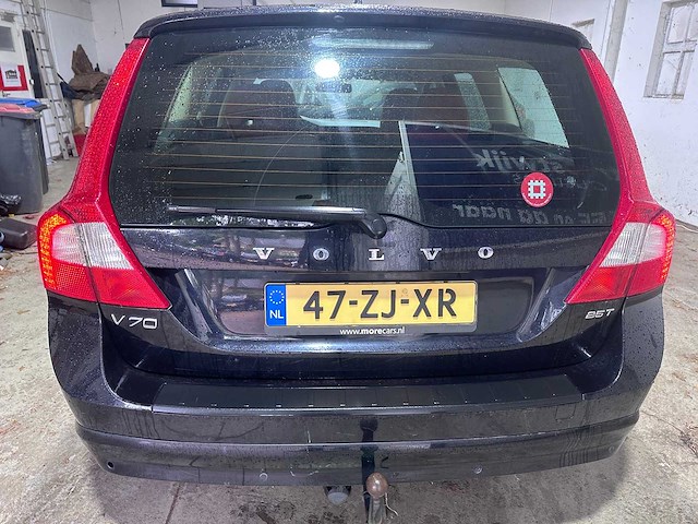 Volvo - v70 - 2.5 turbo momentum - 47-zj-xr- 2008 - afbeelding 12 van  17