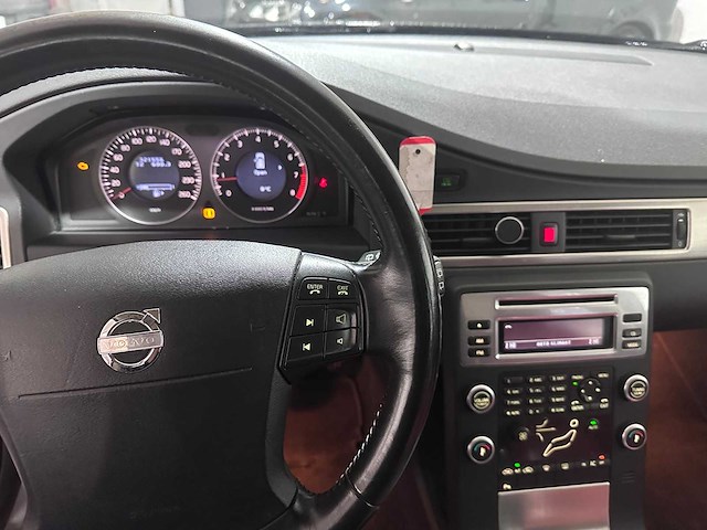 Volvo - v70 - 2.5 turbo momentum - 47-zj-xr- 2008 - afbeelding 10 van  10