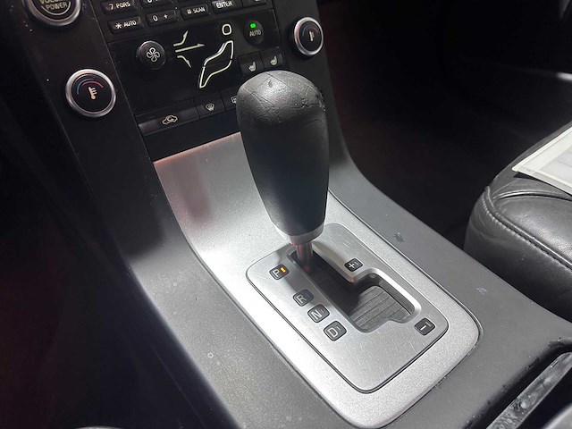 Volvo - v70 - 2.5t momentum automaat- 8-stx-98 - afbeelding 5 van  18