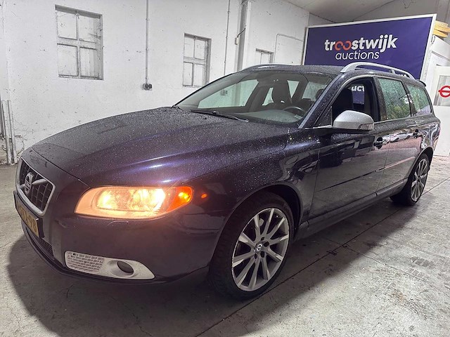 Volvo - v70 - 2.5t momentum automaat- 8-stx-98 - afbeelding 1 van  15