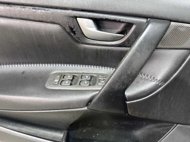 Volvo - v70 cross country - 2.4 t comfort line - 47-gr-lg- 2001 - afbeelding 2 van  19