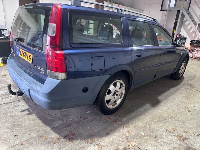 Volvo - v70 cross country - 2.4 t comfort line - 47-gr-lg- 2001 - afbeelding 14 van  19