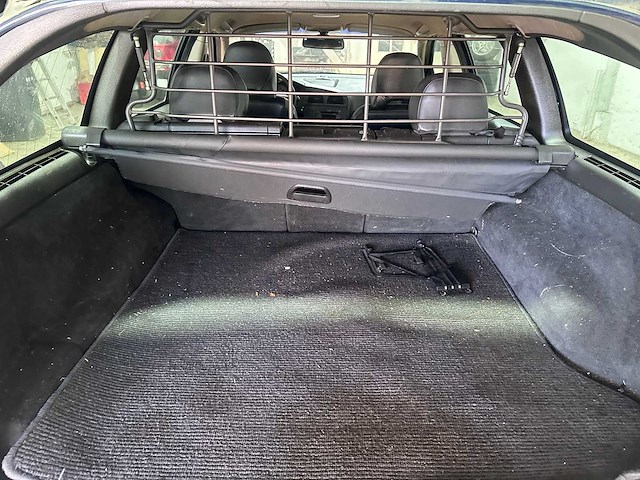 Volvo - v70 cross country - 2.4 t comfort line - 47-gr-lg- 2001 - afbeelding 4 van  7