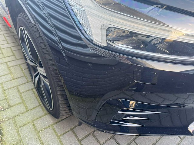 Volvo - xc60 - 2.0 d4 awd r-design - car - 2017|rf-349-r|iaw - afbeelding 2 van  18