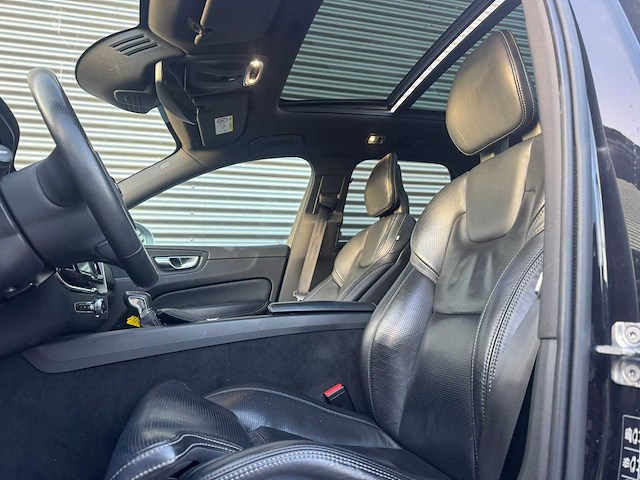 Volvo - xc60 - 2.0 d4 awd r-design - car - 2017|rf-349-r|iaw - afbeelding 3 van  18