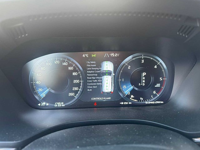 Volvo - xc60 - 2.0 d4 awd r-design - car - 2017|rf-349-r|iaw - afbeelding 8 van  18