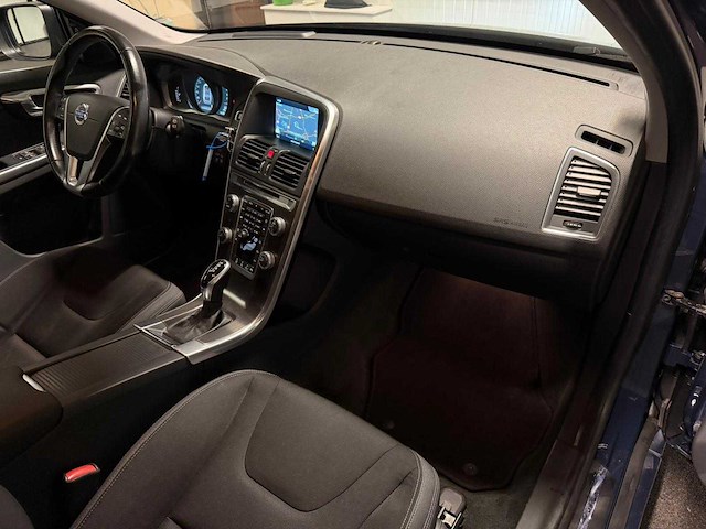 Volvo - xc60 - 2.0 d4 fwd momentum - car - 2014|1-xnn-57|iaw - afbeelding 9 van  26