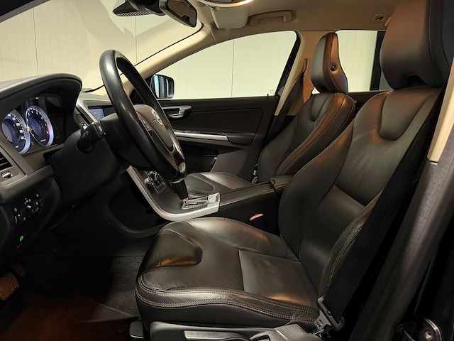Volvo - xc60 - 2.0t kinetic 2011 37-rbr-1 iaw - afbeelding 3 van  24