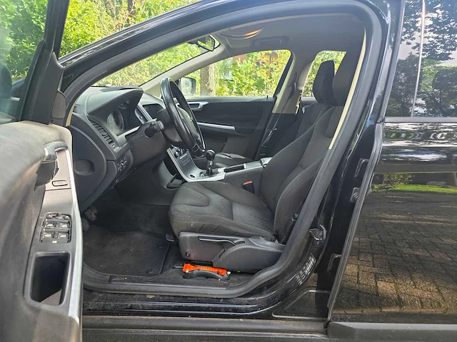 Volvo - xc60 - 2.4d - 2009 - 92-kbz-6 - personenauto - afbeelding 15 van  16