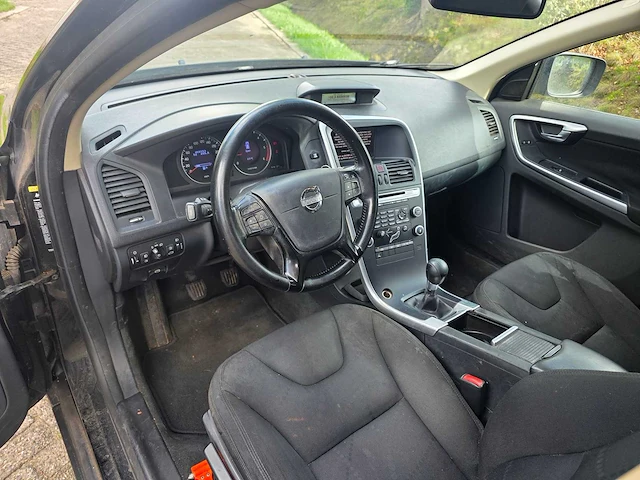 Volvo - xc60 - 2.4d - 2009 - 92-kbz-6 - personenauto - afbeelding 16 van  16