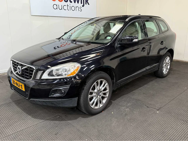 Volvo - xc60 - 2.4d momentum - personenauto - 2009 - afbeelding 1 van  27
