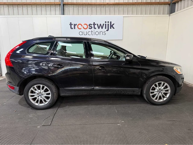 Volvo - xc60 - 2.4d momentum - personenauto - 2009 - afbeelding 22 van  27