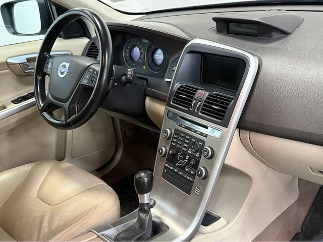 Volvo - xc60 - 2.4d momentum - personenauto - 2009 - afbeelding 27 van  27