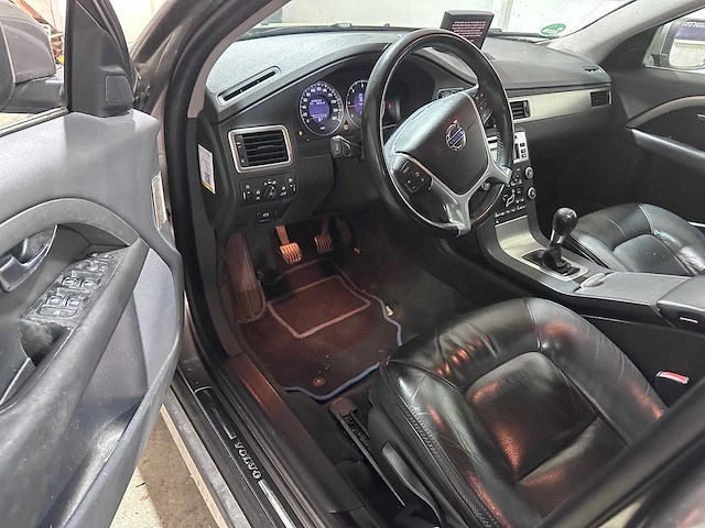 Volvo - xc70 - 2.4d summum - nz-052-t - 2009 - afbeelding 11 van  12