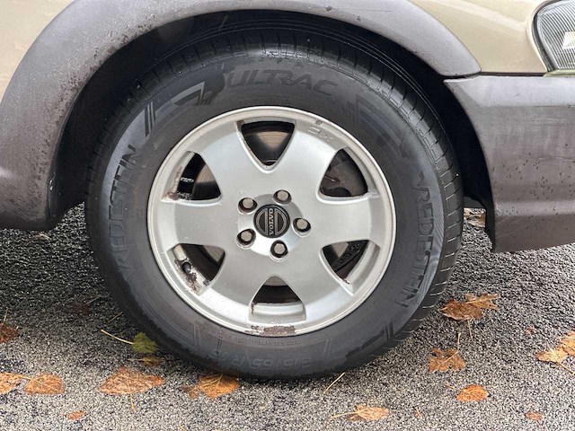 Volvo - xc70 - 2.5 t - car - 2002 - afbeelding 2 van  31