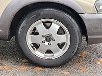 Volvo - xc70 - 2.5 t - car - 2002 - afbeelding 2 van  31