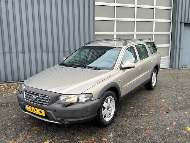 Volvo - xc70 - 2.5 t - car - 2002 - afbeelding 1 van  31