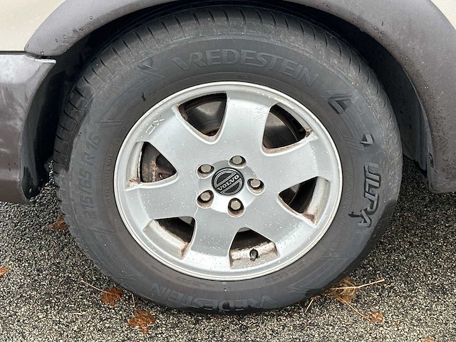 Volvo - xc70 - 2.5 t - car - 2002 - afbeelding 13 van  31