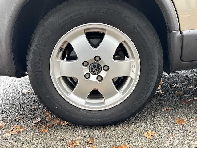 Volvo - xc70 - 2.5 t - car - 2002 - afbeelding 19 van  31