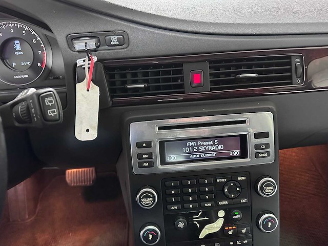 Volvo - xc70 - 3.2 kinetic automaat- 34-nst-4- 2008 - afbeelding 4 van  19