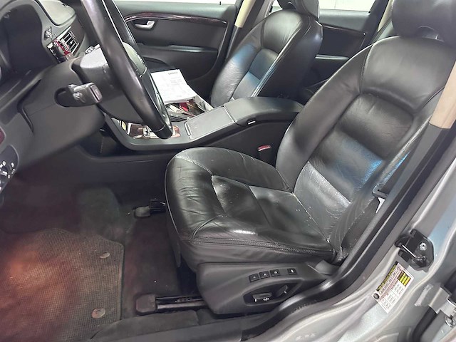 Volvo - xc70 - 3.2 kinetic automaat- 34-nst-4- 2008 - afbeelding 2 van  10