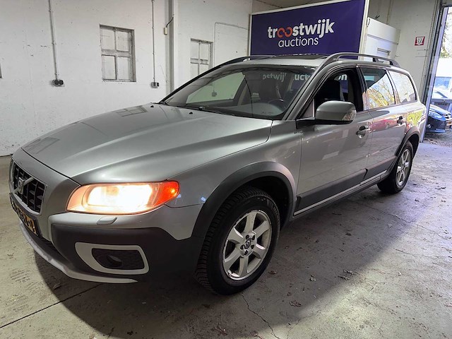 Volvo - xc70 - 3.2 kinetic automaat- 34-nst-4- 2008 - afbeelding 1 van  10