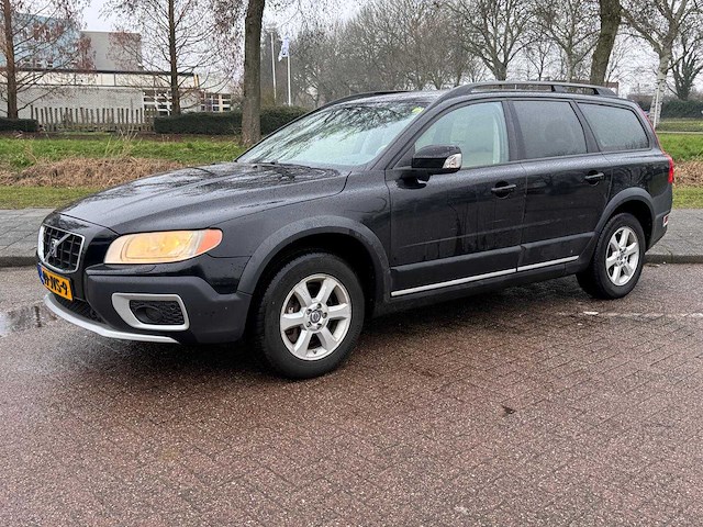 Volvo - xc70 - 3.2 summum - personenauto - afbeelding 1 van  16