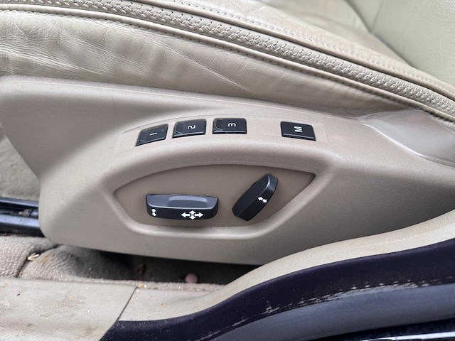 Volvo - xc70 - 3.2 summum - personenauto - afbeelding 9 van  16