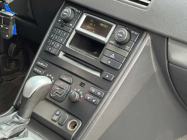 Volvo - xc90 - 2004 - vjf-45-x- grijs kenteken - afbeelding 3 van  14