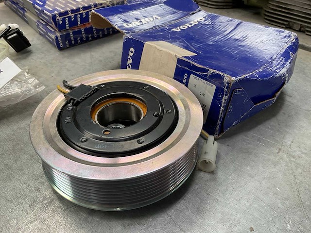 Volvo 20544357 airco compressor koppeling - afbeelding 1 van  4