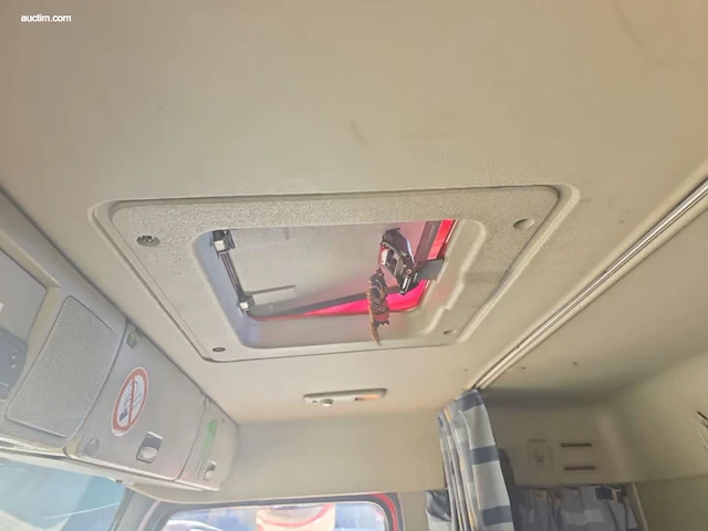 Volvo 400 - afbeelding 10 van  34