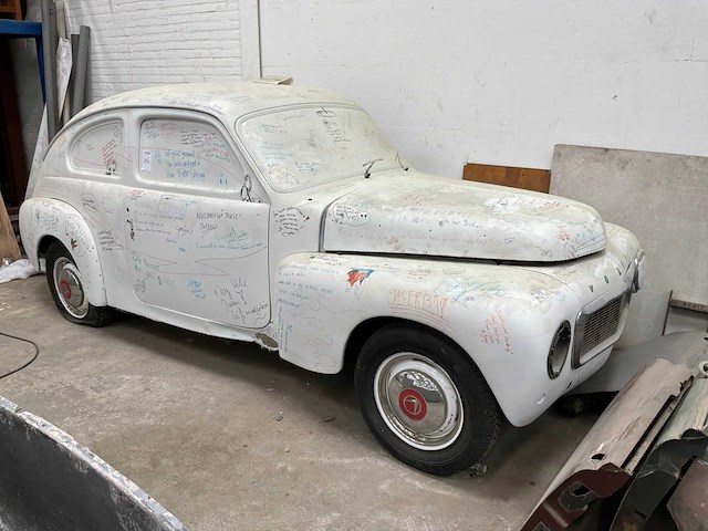 Volvo 544 katterug oldtimer projectauto - afbeelding 2 van  9