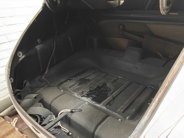 Volvo 544 katterug oldtimer projectauto - afbeelding 9 van  9