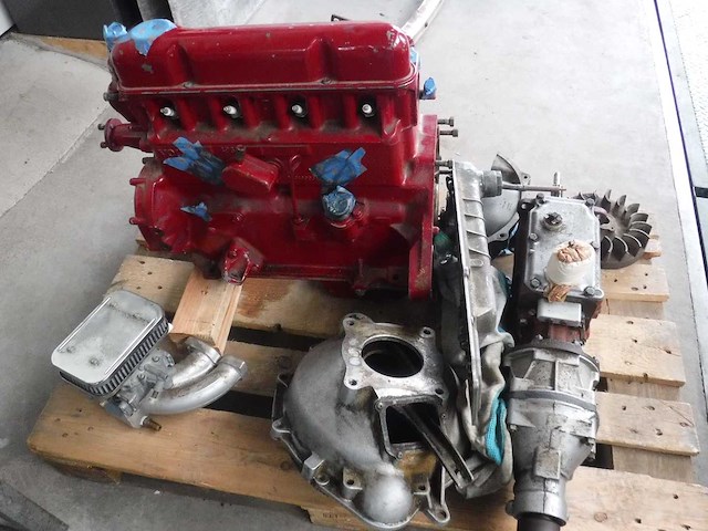 Volvo b18 engine block | legendary swedish classic engine - afbeelding 10 van  14