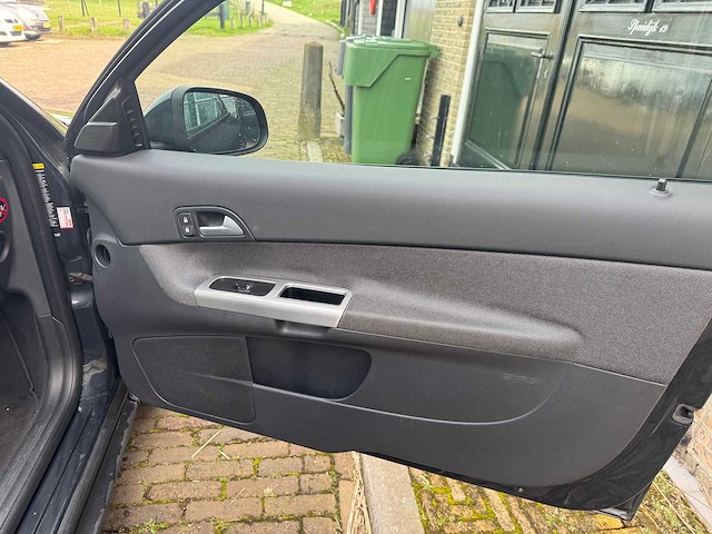 Volvo c30 1.8 sport 51-jzb-8 - afbeelding 3 van  21