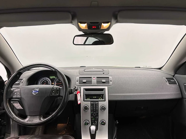 Volvo c70 convertible 2.0 d3 summum 2010 | 01-lts-6 - afbeelding 30 van  51