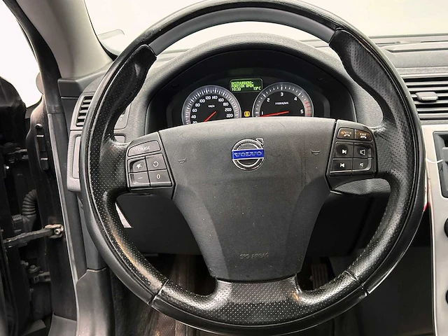 Volvo c70 convertible 2.0 d3 summum 2010 | 01-lts-6 - afbeelding 32 van  51