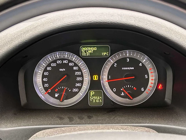 Volvo c70 convertible 2.0 d3 summum 2010 | 01-lts-6 - afbeelding 38 van  51