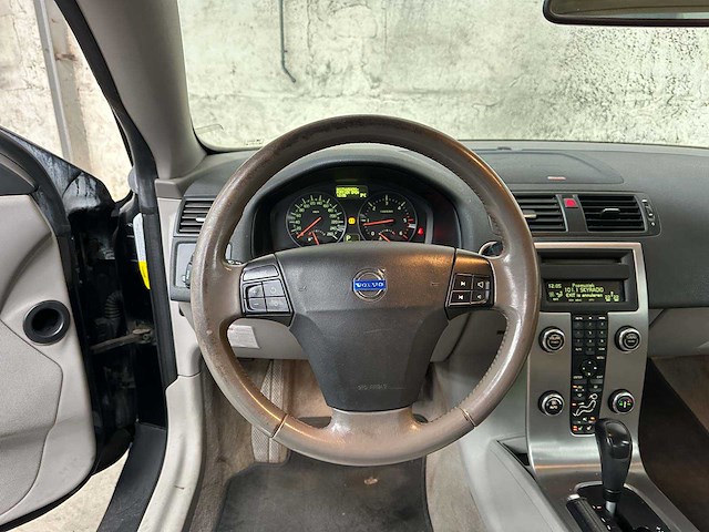 Volvo c70 convertible 2.4 d5 momentum 177pk 2007, 05-xl-ll - afbeelding 9 van  38