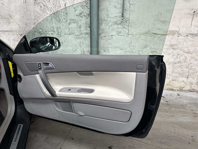 Volvo c70 convertible 2.4 d5 momentum 177pk 2007, 05-xl-ll - afbeelding 27 van  38