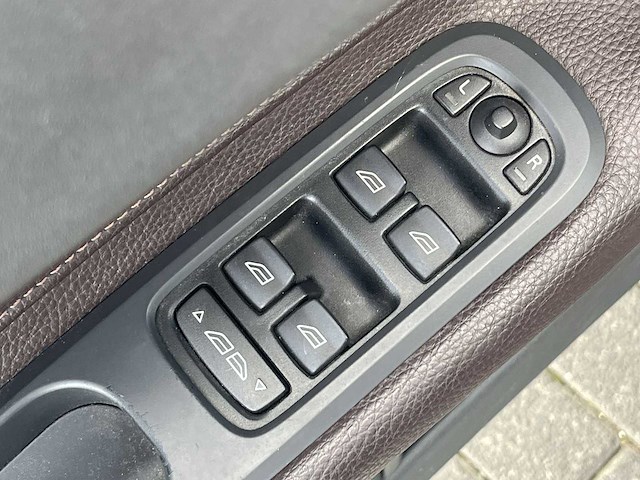 Volvo c70 convertible 2.4i momentum 2007 | 85-ts-pp - afbeelding 23 van  24