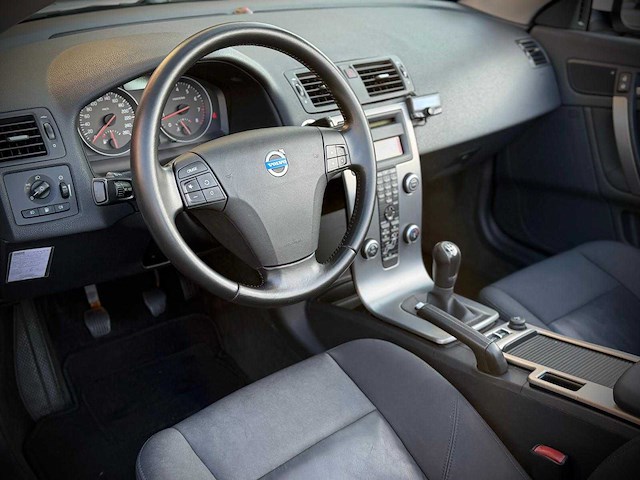 Volvo c70 convertible 2.4i momentum 28-hkh-7 - afbeelding 6 van  26