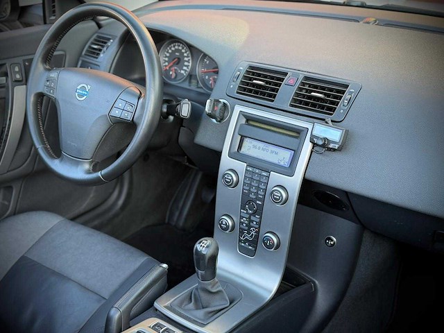 Volvo c70 convertible 2.4i momentum 28-hkh-7 - afbeelding 9 van  26