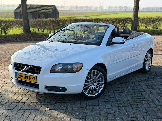 Volvo c70 convertible 2.4i momentum 28-hkh-7 - afbeelding 1 van  26