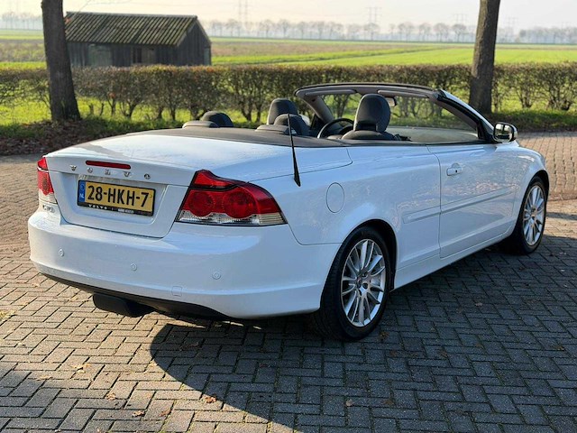 Volvo c70 convertible 2.4i momentum 28-hkh-7 - afbeelding 22 van  26