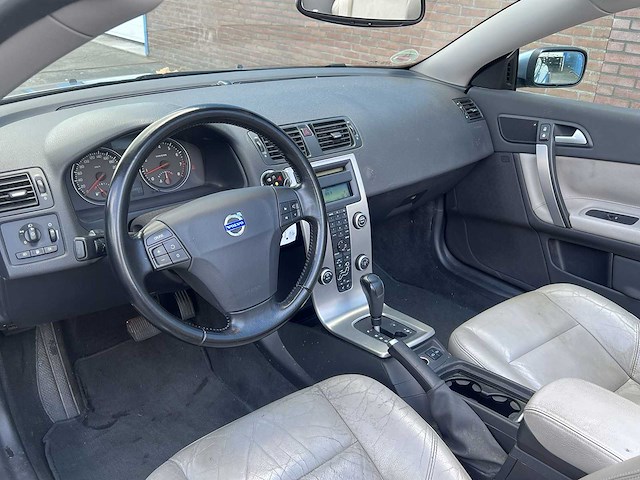 Volvo c70 convertible 2.4i summum 2006 | youngtimer | ts-297-h - afbeelding 27 van  30