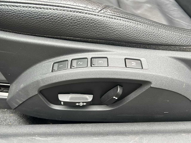 Volvo c70 convertible 2.5 t5 summum 2007 | youngtimer | 85-tr-tx - afbeelding 2 van  30