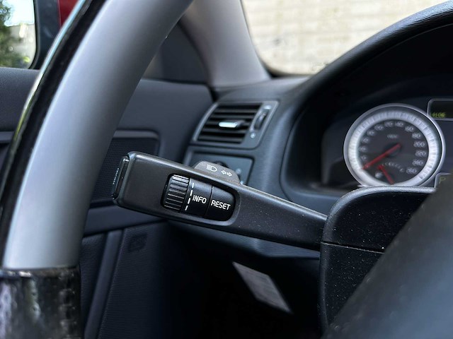 Volvo c70 convertible 2.5 t5 tourer 230pk 2011 (origineel-nl), 92-sjj-8 - afbeelding 17 van  41