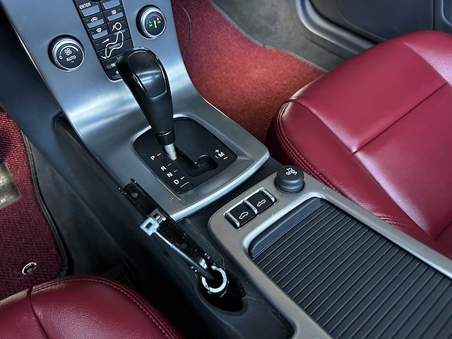 Volvo c70 t5 2.5 l5 220pk 2007 youngtimer - afbeelding 24 van  40